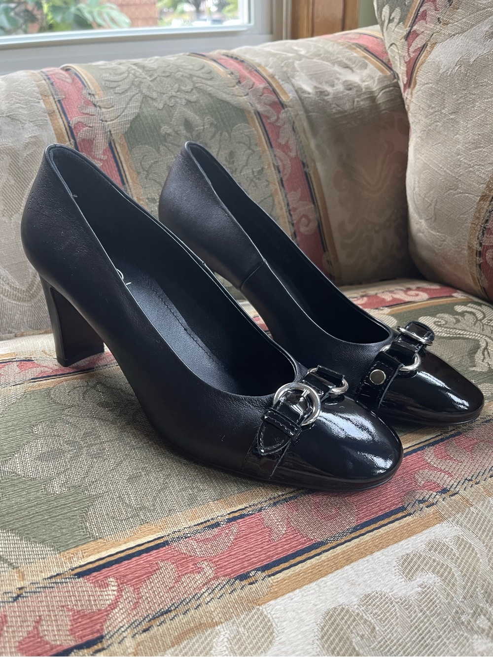 AGL Irina Cap Toe Pump. Size 39 Women N5-15